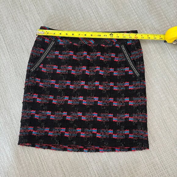 Trina Turk faux tweed, black & red patterned mini skirt, size 6 - Picture 3 of 7